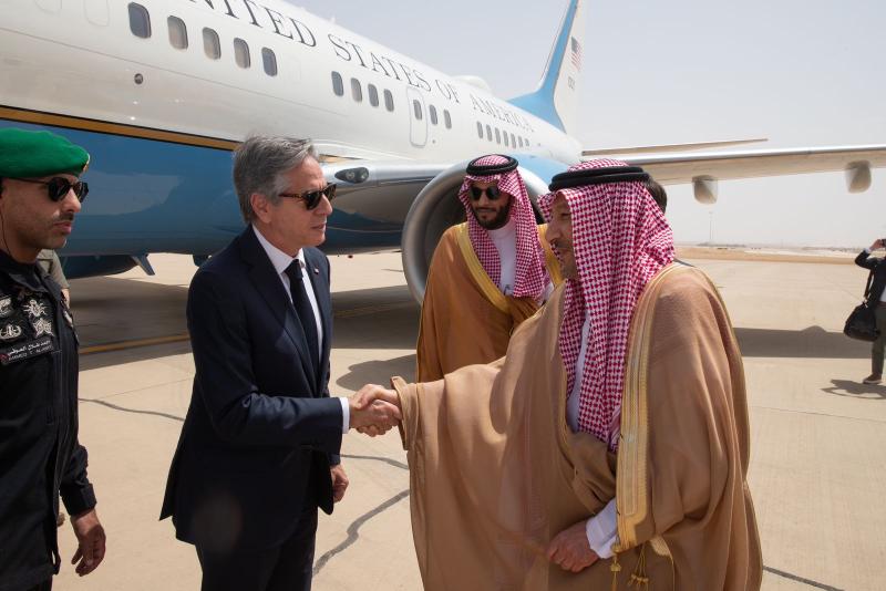 بلينكن يصل الرياض بعد لقاء ولي العهد في جدة