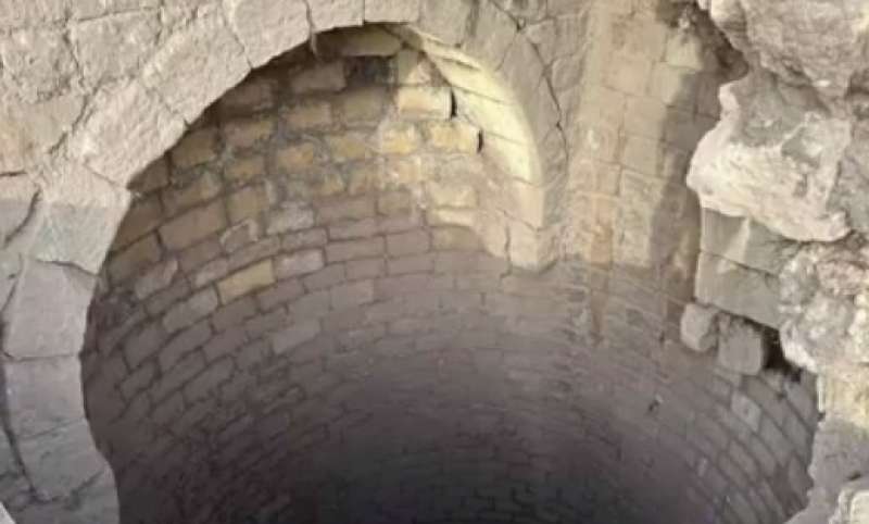 خبير يعلن تفاصيل اكتشاف بئر مياه أثري تحت الأرض بـ«السيدة عائشة»