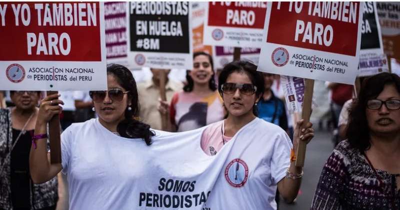 مسيرة نسوية في بيرو- موقع سكاي نيوز
