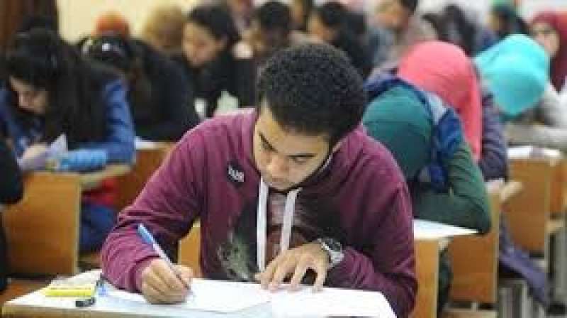 «التعليم» تحقق في واقعة تداول أسئلة امتحان الاقتصاد للثانوية العامة