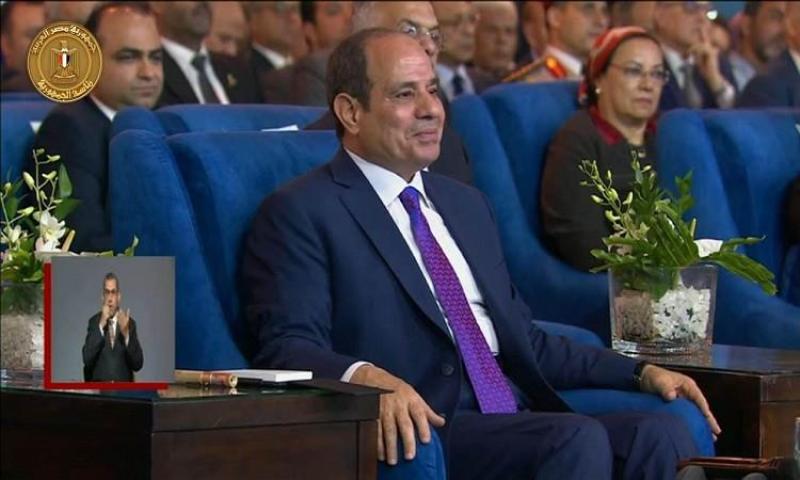 الرئيس السيسي: «فكرة العاصمة الإدارية تحويل تراب الوطن لفلوس»