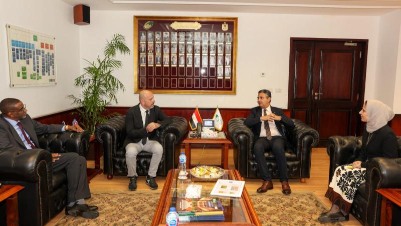 رئيس البريد المصري: خطة التنمية تشمل تنفيذ عدة مشروعات وبرامج