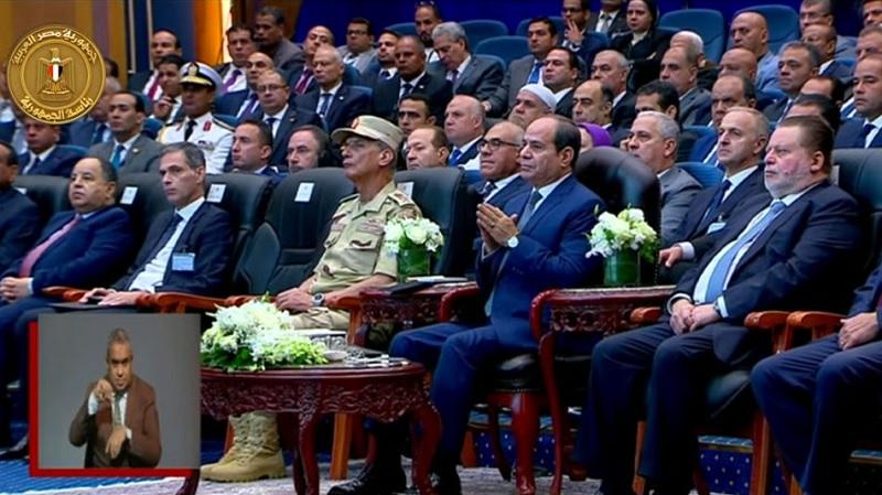الرئيس السيسي خلال افتتاح محطة تحيا مصر 