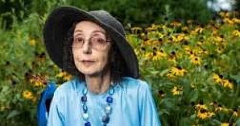 ألفت أكثر من 100 كتاب.. لمحات من حياة الكاتبة «جويس كارول أوتس» في ذكرى ميلادها الـ 85