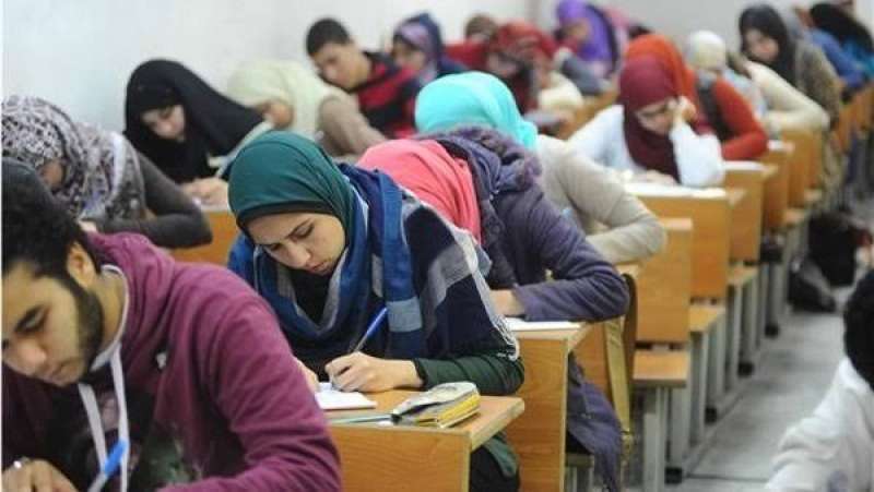 المقالية 15% فقط.. طلاب الثانوية العامة يؤدون امتحان اللغة العربية الآن