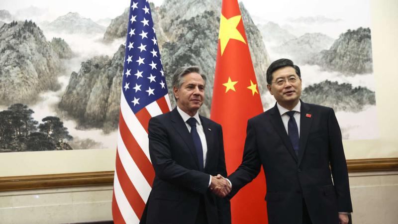 عاجل.. وزير الخارجية الأمريكي يصل الصين في زيارة طال انتظارها