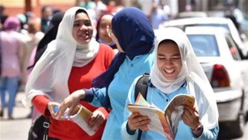«في مستوى الطالب المذاكر».. تعليق طلاب الثانوية العامة على امتحان اللغة العربية