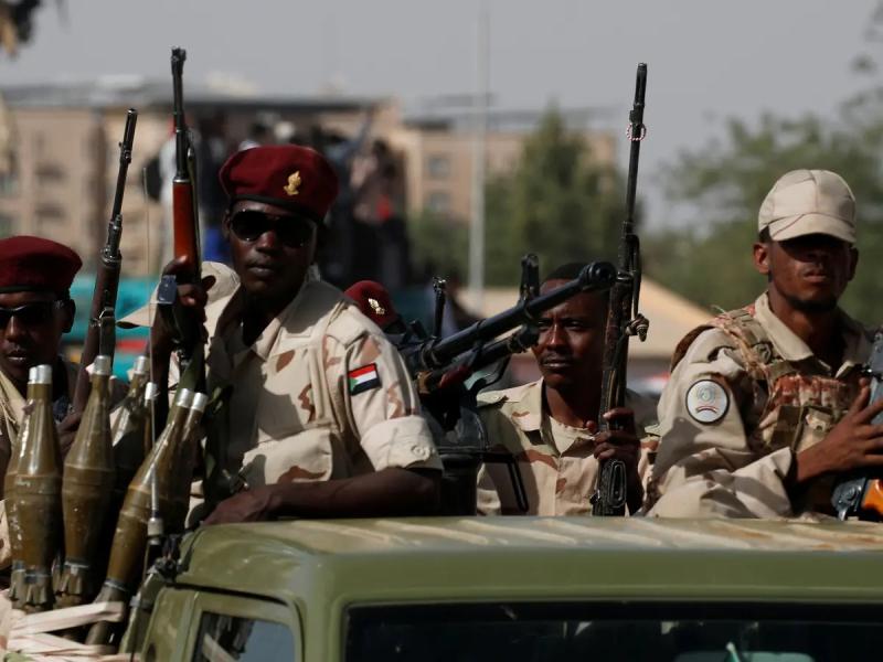السعودية تطالب بوقف التصعيد في السودان واللجوء لحل سياسي