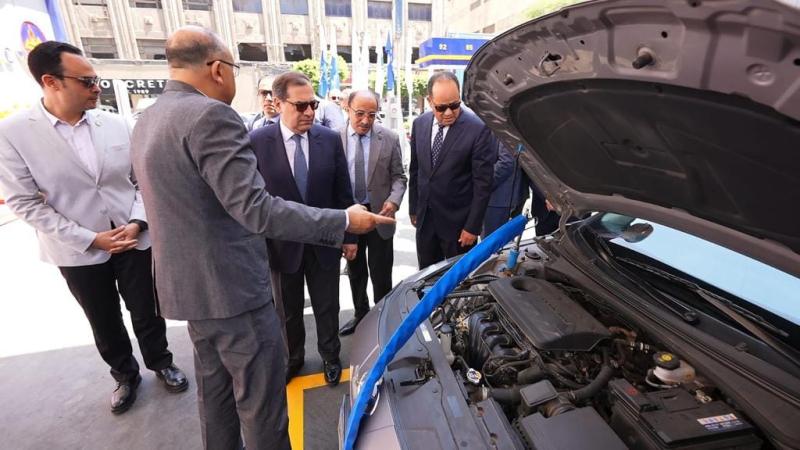 وزير البترول: 923 محطة لتموين السيارات بالغاز الطبيعي في مصر