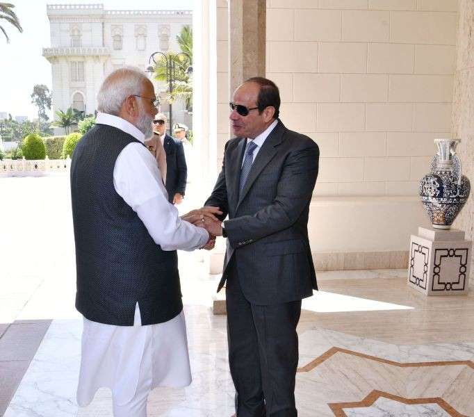 المتحدث الرئاسي ينشر صور استقبال الرئيس السيسي لرئيس وزراء الهند بقصر الاتحادية