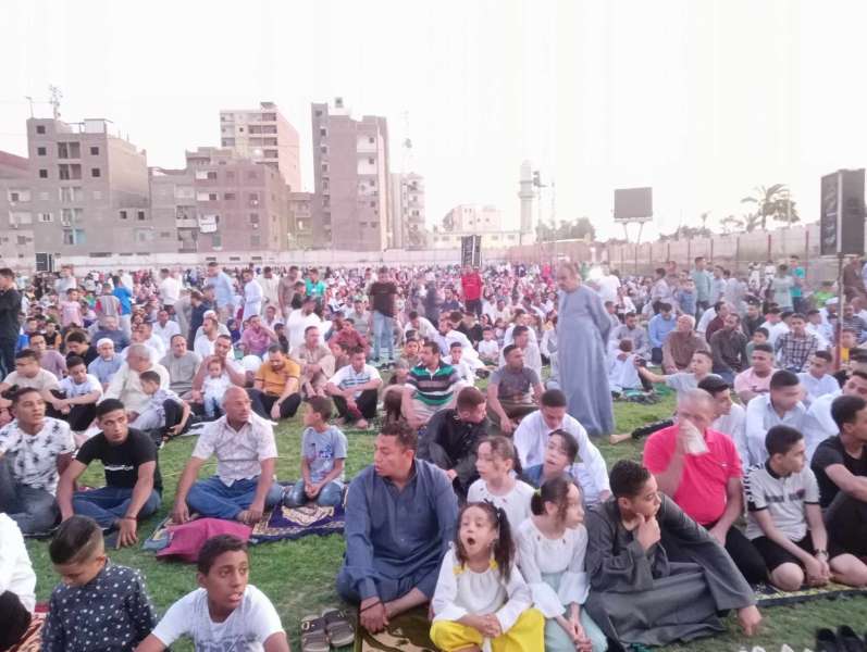 توافد المواطنين على ساحات صلاة عيد الأضحى المبارك في المنيا