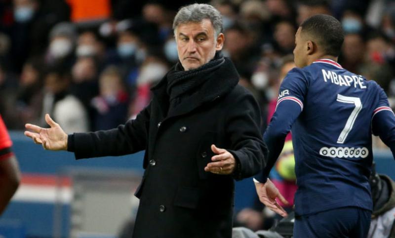 اعتقال مدرب باريس سان جيرمان بسبب العنصرية ضد المسلمين