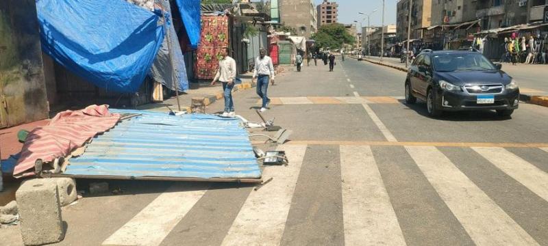 حملات مكبرة لإزالة التعديات على الطريق العام في إمبابة.. «صور»