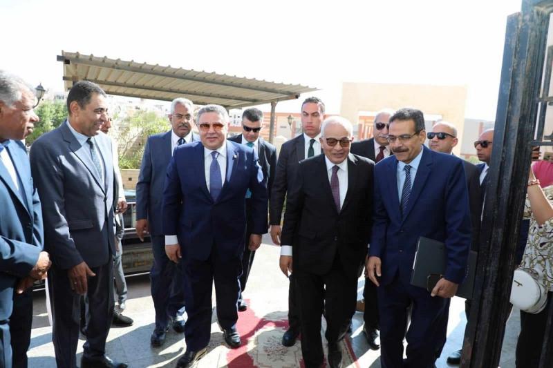 وزير التعليم يزور محافظة البحر الأحمر لمتابعة امتحان الاستاتيكا بالثانوية العامة 2023