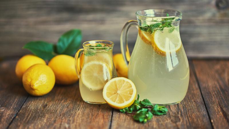 فوائد عصير الليمون 