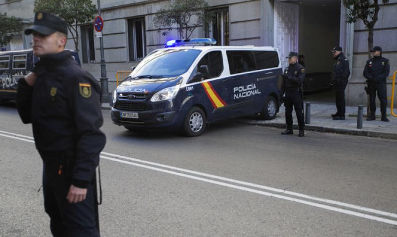 الشرطة الإسبانية تفكك عصابة تهريب البشر من سوريا