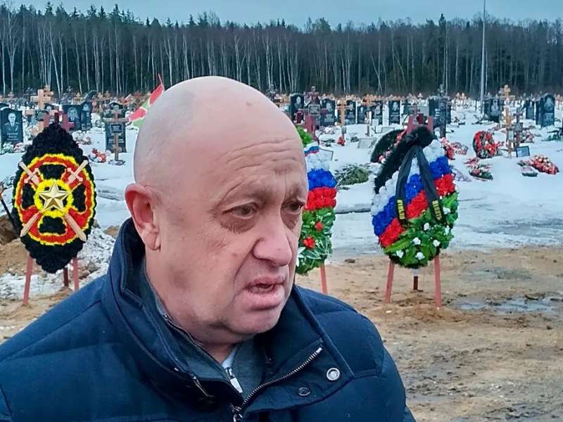 عاجل.. رئيس بيلاروسيا: زعيـم فاجنر عاد إلى سان بطرسبرج