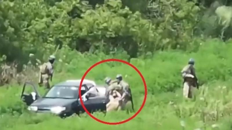 فيديو صادم.. جنود في الجيش الأوكراني يقتلون أسرة حاولت الذهاب لروسيا