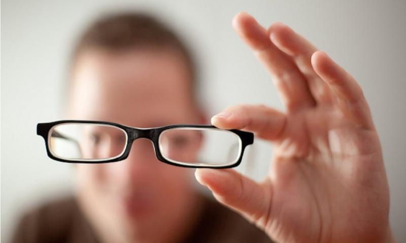 بينها الصداع.. 4 أعراض تشير للإصابة بقصر النظر