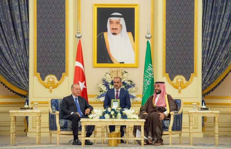 «تعاون دفاعي وسيارتين هدية».. السعودية وتركيا يتفقان على تعزيز العلاقات