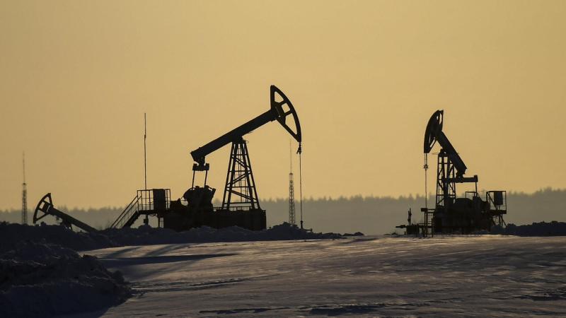 ارتفاع أسعار النفط نتيجة تراجع إمدادات الخام الأمريكية