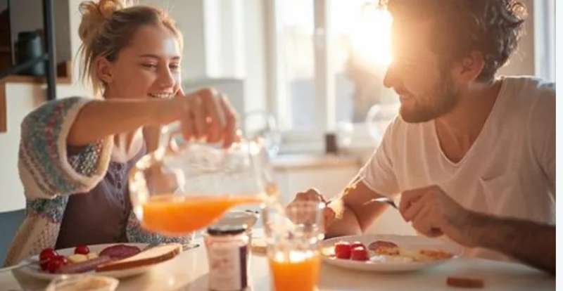 يحميك من الإصابة بالسكري.. ماذا يحدث لجسمك عند تناول الفطور قبل 8 صباحًا؟