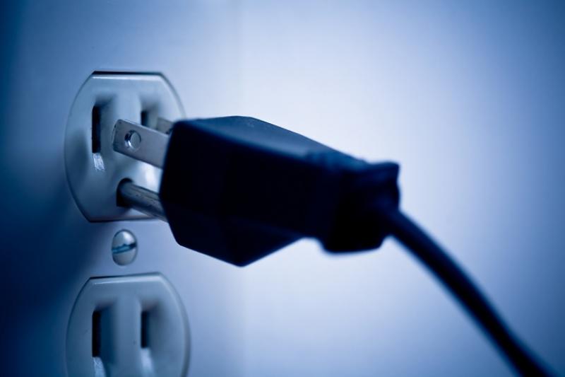 بعد الإعلان عن مواعيد انقطاع الكهرباء في مصر.. كيف تحمي أجهزة منزلك من التلف؟