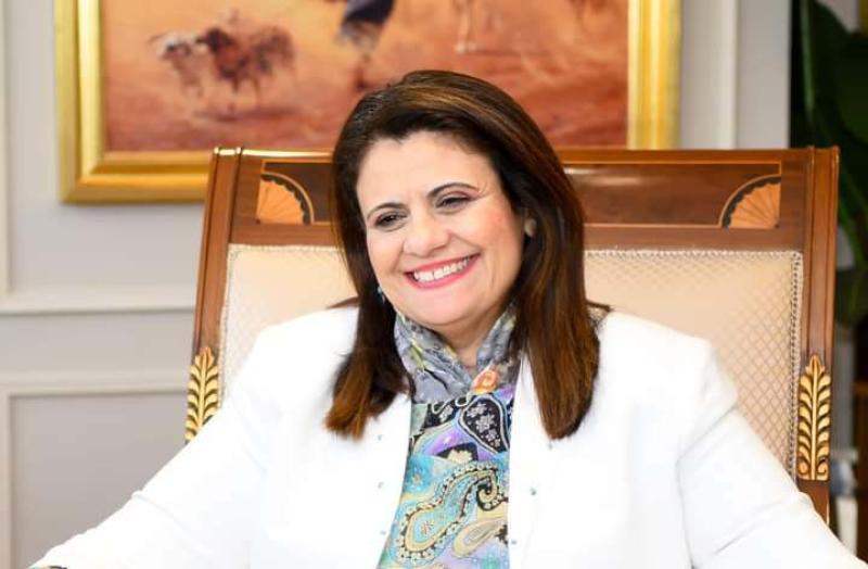 وزيرة الهجرة تشارك في برنامج المرأة تقود التنفيذيات للتأهيل والتدريب