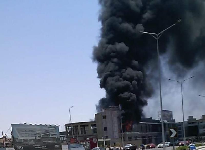 حريق هائل داخل مول شهير بالتجمع والحماية المدنية تخمد النيران
