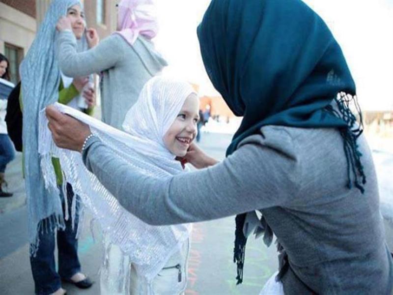 حكم إجبار الفتاة على الحجاب قبل البلوغ 