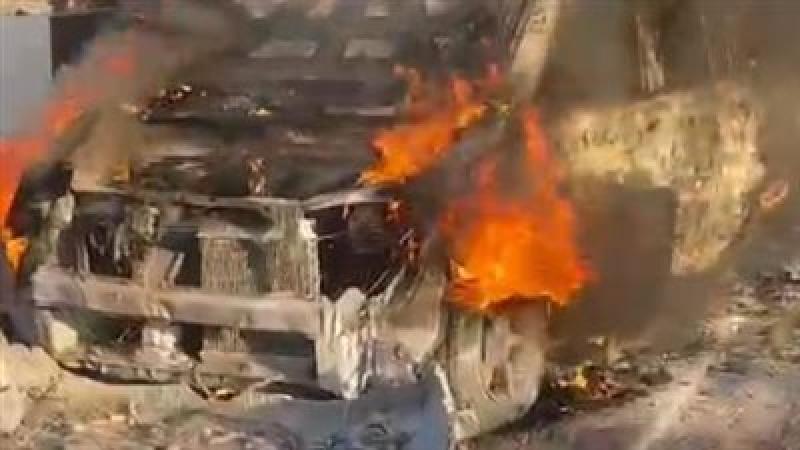 اندلاع حريق في سيارة ملاكي أعلى كوبري تحيا مصر بالوراق