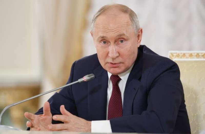 بوتين: روسيا لا ترفض إجراء محادثات مع أوكرانيا