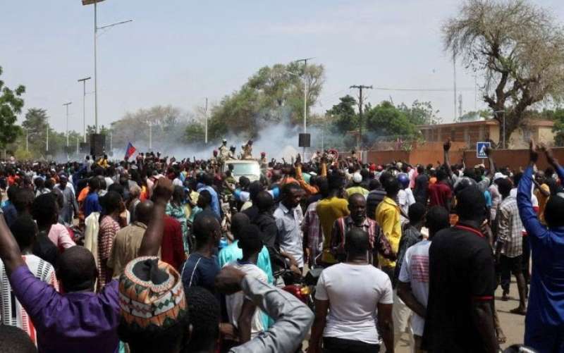 مهاجمة السفارة الفرنسية في النيجر