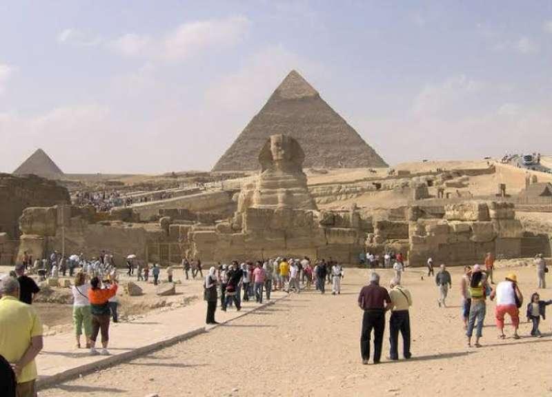 خبير سياحي: إغلاق منطقة الأهرامات لمدة شهرين «شائعة مغرضة»