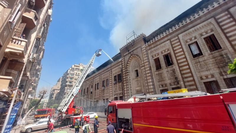 محافظ القاهرة يشرف على أعمال إطفاء حريق مبنى وزارة الأوقاف
