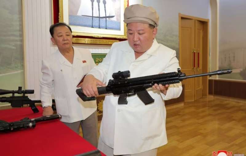 كيم جونغ أون يطلب من مصانع الأسلحة زيادة طاقتها الإنتاجية