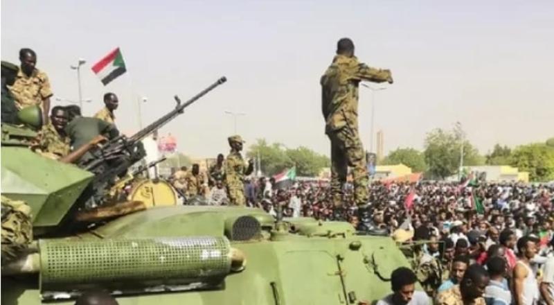 ما الأخطاء التي وقع فيها الجيش السوداني أمام قوات الدعم السريع؟.. دبلوماسي يجيب
