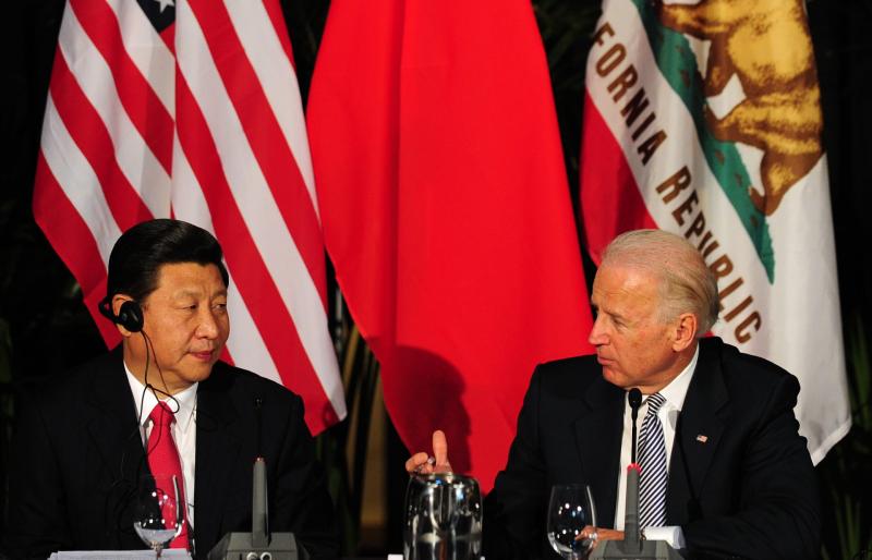 الرئيس الأمريكي يهاجم الصين ويصفها بـ”القنبلة الموقوتة”