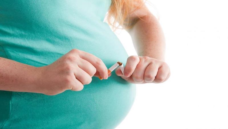 منها الولادة المبكرة.. أضرار التدخين على الأم والطفل خلال فترة الحمل