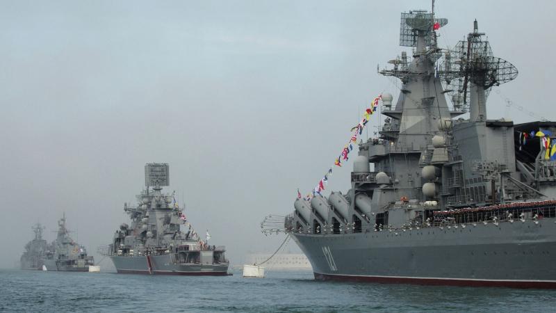 روسيا توقف سفينة شحن متجهة إلى أوكرانيا