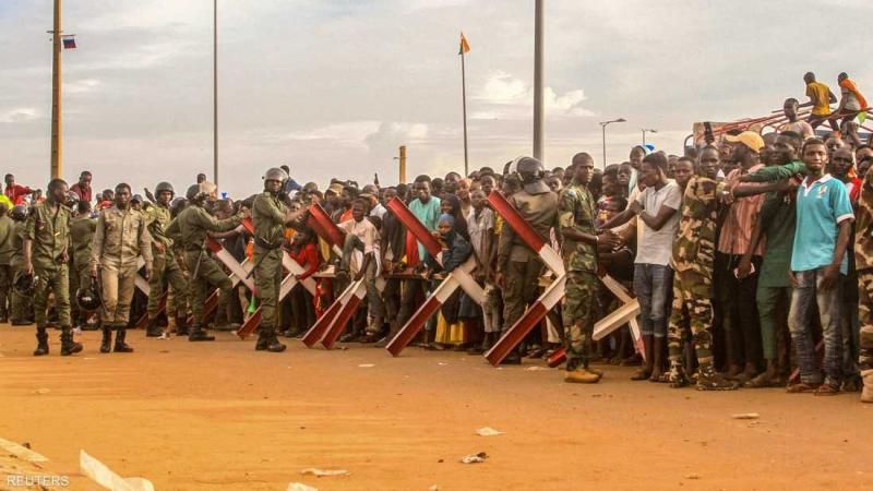 رجال دين يتوسطون لحل أزمة النيجر.. الانقلابيون: نقبل بالحوار