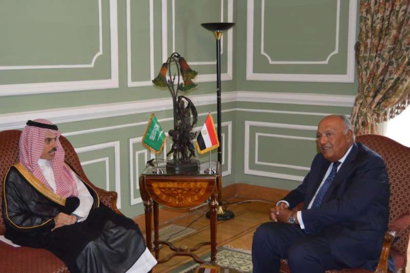 جلسة مباحثات ثنائية بين وزيري خارجية مصر والسعودية