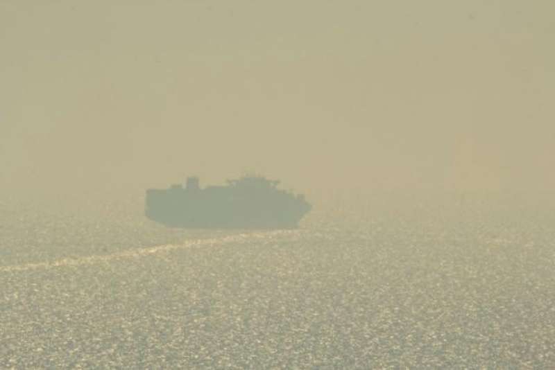 سفينة تجارية ضخمة تغادر الموانئ الأوكرانية رغم التهديدات الروسية