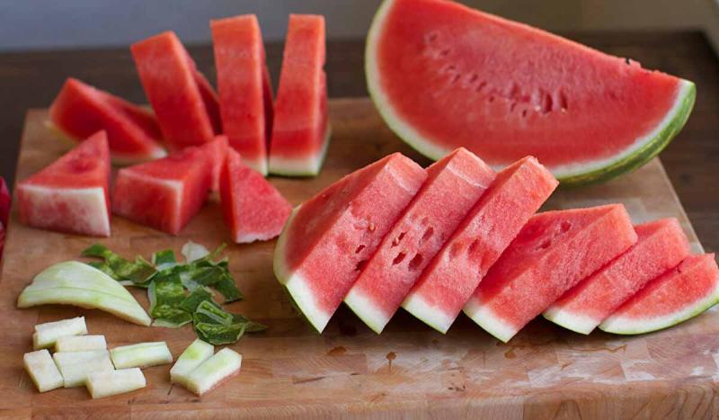 فوائد تناول البطيخ في الصيف 