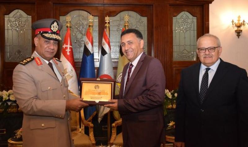 القوات المسلحة توقع بروتوكول تعاون مع جامعة ‏القاهرة 