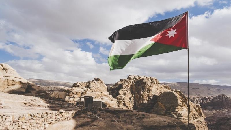 الأردن.. الجيش يحبط تهريب مخدرات قادمة من سوريا
