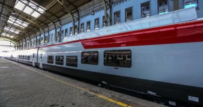 السكة الحديد تكشف موعد دخول القطارات السياحية لمحطة رمسيس