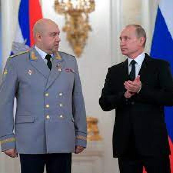 تقارير: تقييد إقامة قائد القوات الجوية الفضائية الروسية