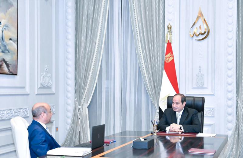 الموقع الرئاسي ينشر فيديو اجتماع الرئيس السيسي مع وزير العدل