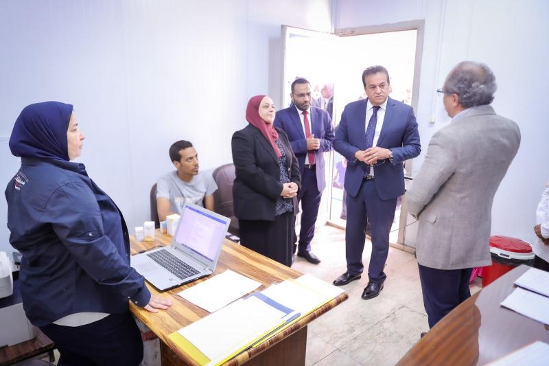 وزير الصحة في مستشفى مصر الجديدة للصحة النفسية